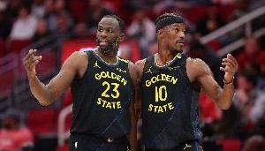 火力跟不上半场勇士首发除库里外合计17投5中 仅得到12分